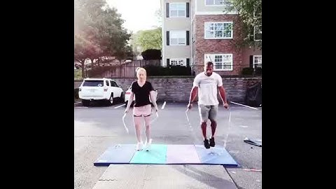 Couple Does Amazing Jump Rope Workout In Sync With Music - 1122143