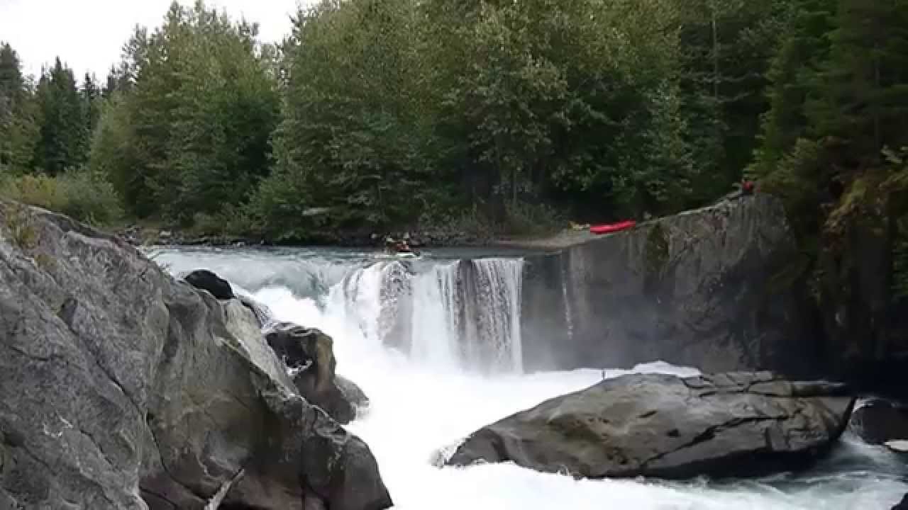 Cheakamus River Falls Kayak Drop (Whistler BC)