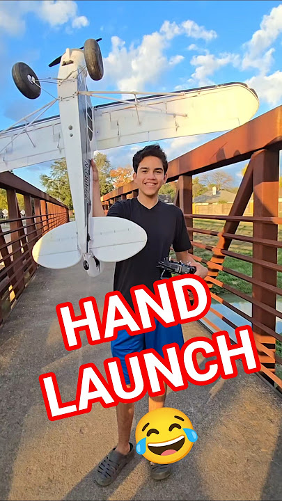 Download lagu HAND LAUNCH TAKEOFF 😂 AIRSHOW PA18 #shorts #foryou #subscribe #rcplane