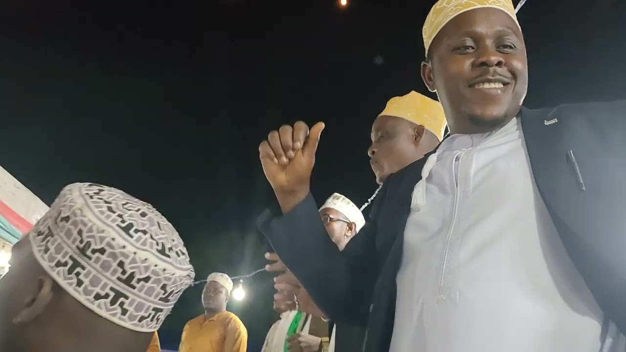 MADRASAT AHBAAB KIGAMBONI KWA USTAADH RAASHID 6/8/2022 QASWIDA NZOUR NAY AHMAD SHAWQ.