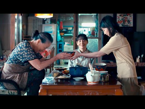 伊藤沙莉、富田靖子、高畑淳子が森山直太朗の主題歌「あの世でね」をハミングで紡ぐ沖縄の朝食風景/映画『風のマジム』本編冒頭映像