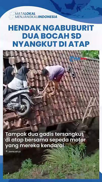 2 Siswi SD di Tasikmalaya 'Nyungsep' saat Hendak Ngabuburit, Motor Tersangkut di Atap Rumah Warga