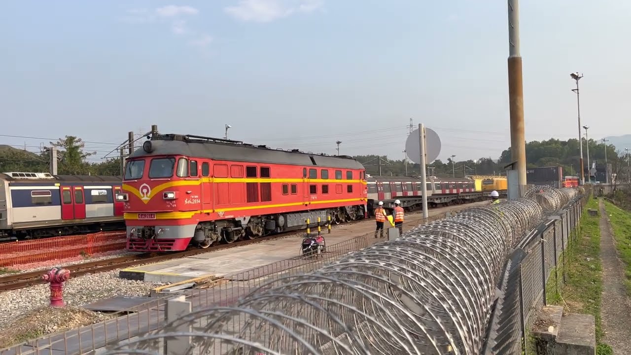 中央援港物資專列在羅湖卸貨後返回內地