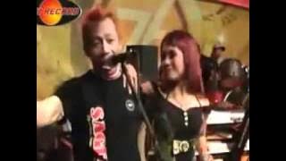 KOPLO SAGITA 2011 ^_^ NGAMEN 7 _ ( URIP MUNG SEDELO ) _ ENY SAGITA - YouTube.FLV