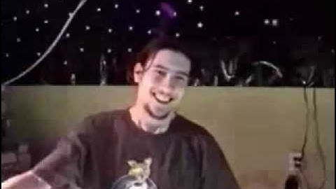 Pre-2001 DDR Dance Dance Revolution Archive : DDRVan_01.mpeg