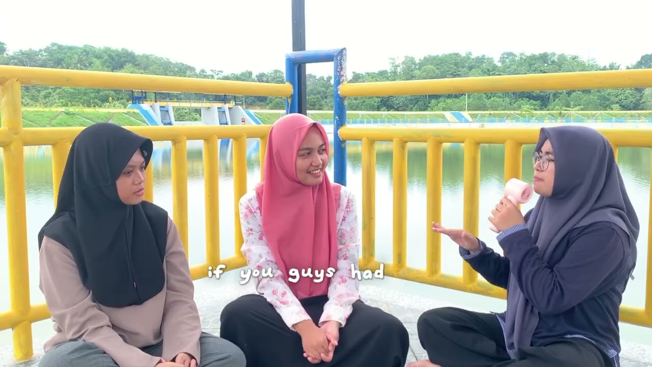 Small Podcast "The Challenges of Being an English Education student" - Final Project-Advance Grammar