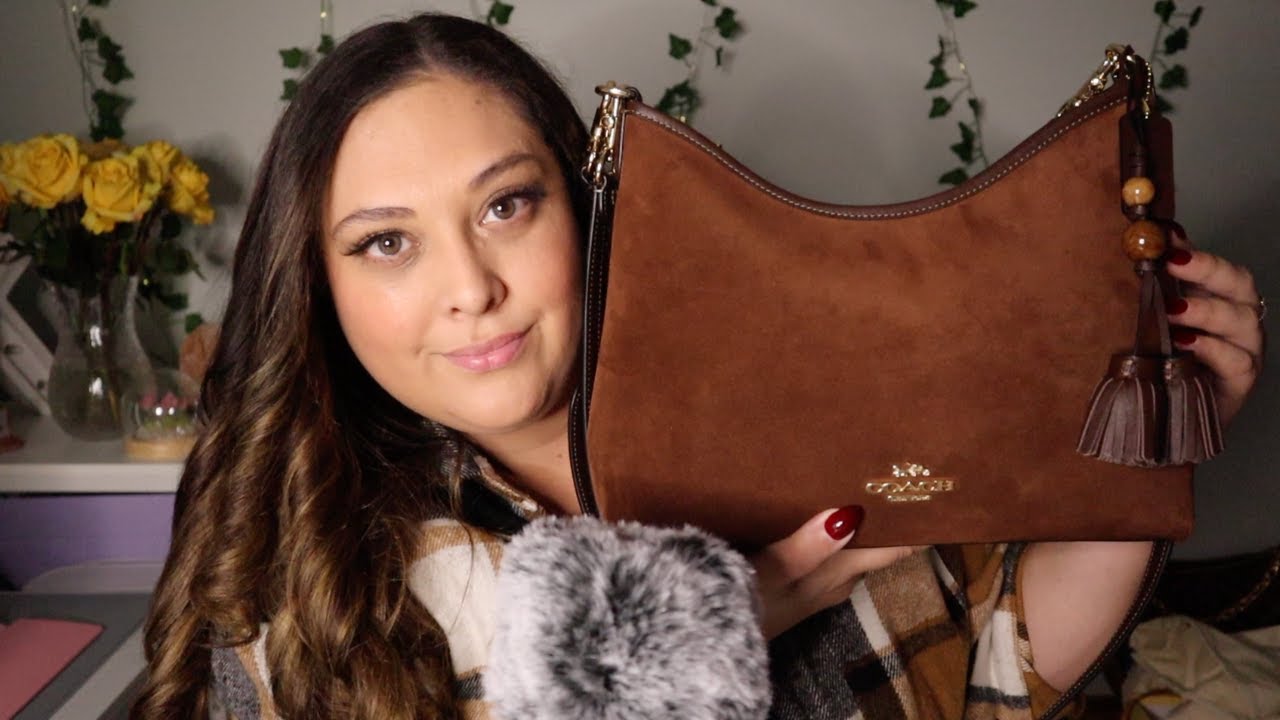✨ASMR Fall What's In My Bag 👜🍁✨ // Leather Tapping💅🏼 & Chatty Whispers🤫