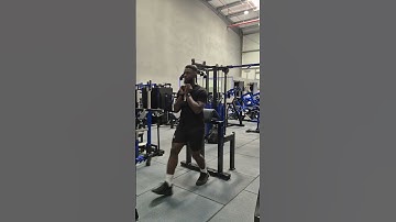 Dumbbell Goblet Forward Lunge 🐺