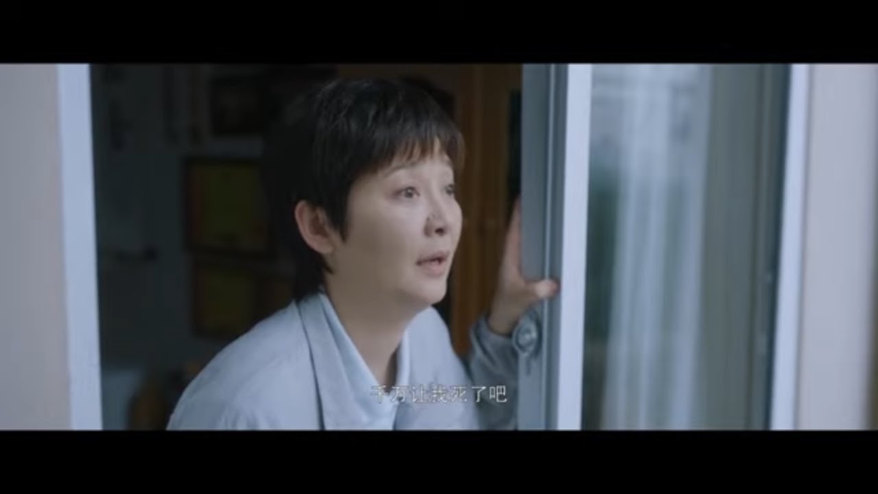 丈夫敗光女兒嫁妝錢，女人心灰意冷要跳樓，怎料聽到這句話立刻剎車！