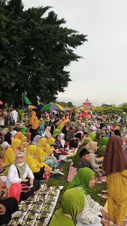 Tirakat yang paling Joss yaitu mempunyai hati yang baik #motivasi #quotes #storywa #mbahmoen