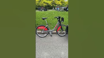 20,000 Cyclists Take Over The Streets of Montreal