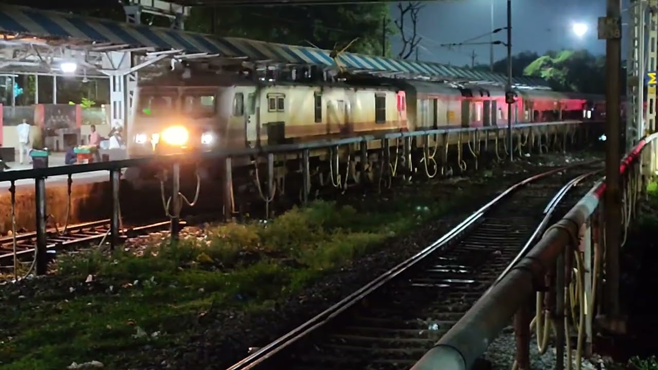 12185 Rewa - Rani Kamlapati Rewanchal Express Arrival At Katni Murwara Jn. || RAILFANDS ||