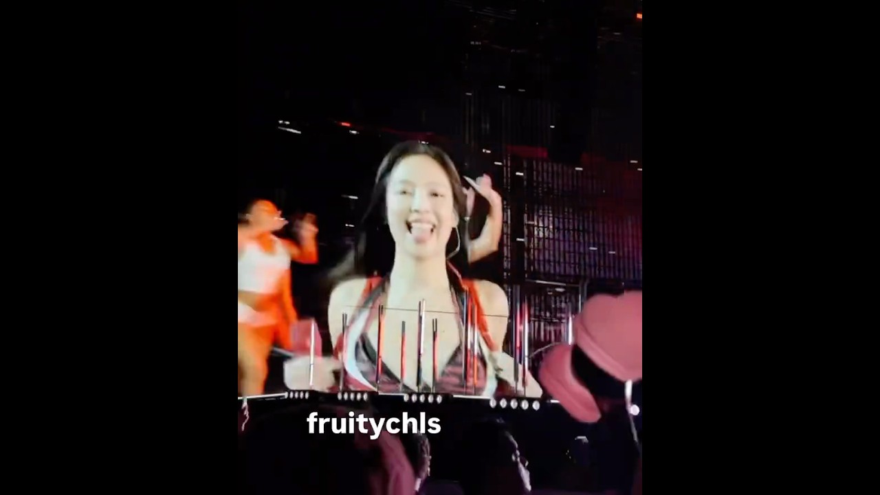 YouTube에서 THE WAY THEY SCREAMED WHEN JENNIE UNZIPPED HER JACKET 😭🔥 #blackpink #jenniekim #blackpinkjennie 보기 YouTube에서 THE WAY THEY SCREAMED WHEN JENNIE UNZIPPED HER JACKET 😭🔥 #blackpink #jenniekim #blackpinkjennie 보기