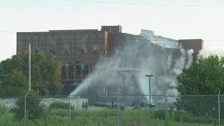 14-story hotel at Atlanta airport imploded
