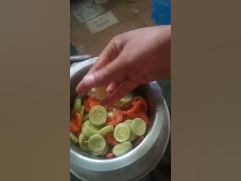 garmi maza salad k sath stay healthy💪💪 - YouTube