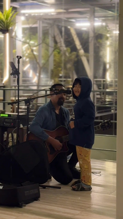 nyanyi lagu JUMBO di cafe puncak #anaknyanyi #laguanak #filmjumbo
