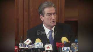 Sali Berisha akuzon presidentin Moisiu për ndryshimet në KQZ - (25 Tetor 2004)