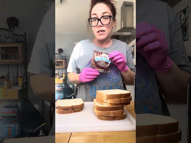 November 4, 2025 making Nutella uncrustables at home. #nutella #uncrustable #snacks #homehacks #mom