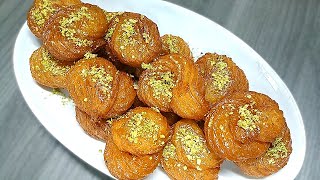 Turkish Jilapi মতর আধ কপ মযদ আর সজ দয বনয ফলন মচমচ রসল দরন মজর টরকশ জলপ