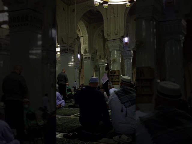 "إن اللهَ وَمَلاكَتَهُ یصلون على النبي يا أيها الذين آمنوا صلوا علیه وسلموا تسلیما" #بندر_بليلة