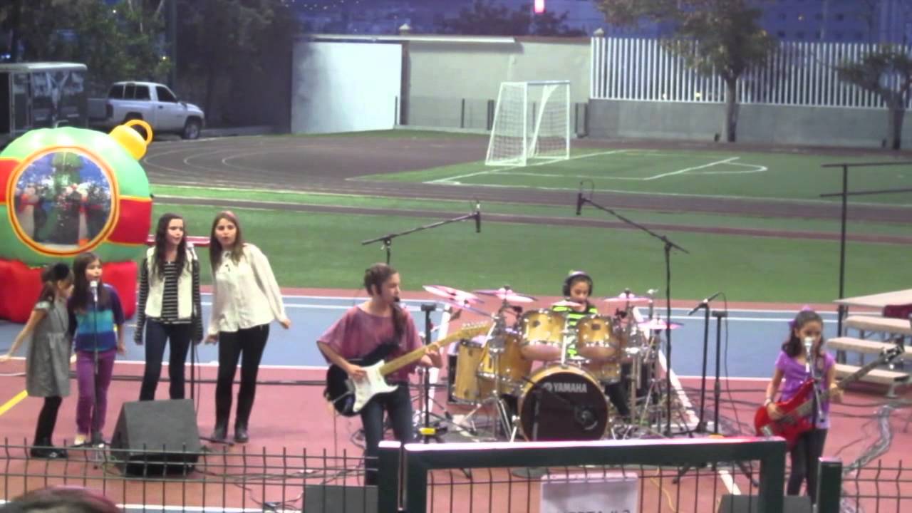 Dany, Pau & Ale playing "God Gave Rock and Roll to You"