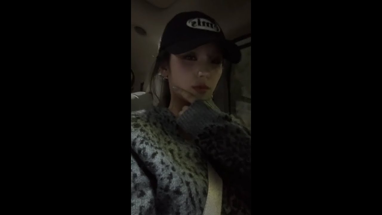 Yeji instagram live 230325
