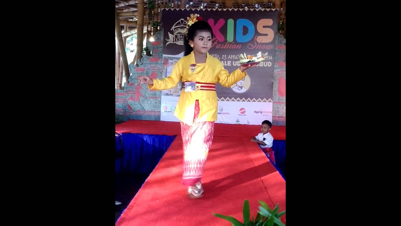 Lomba busana adat  bali  anak  anak  YouTube