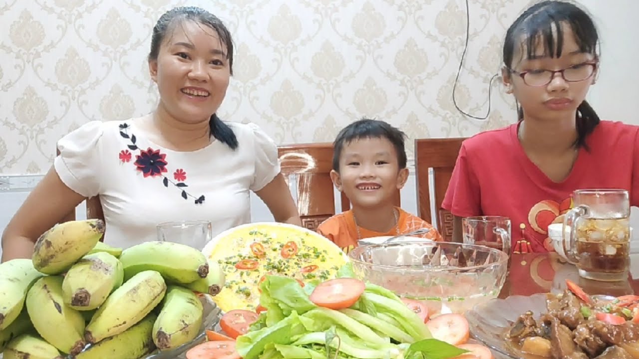 Món mắm cá lóc chưng thịt bữa cơm dẫn dã của gia đình xa quê