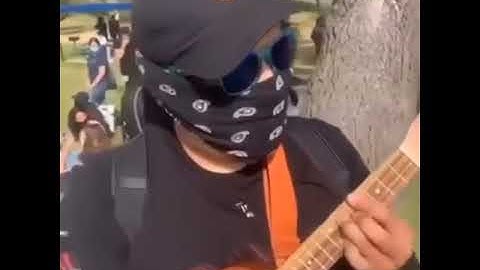 Thumbnail of man plays spongebob (Twelfth Street Rag) on ukulele
