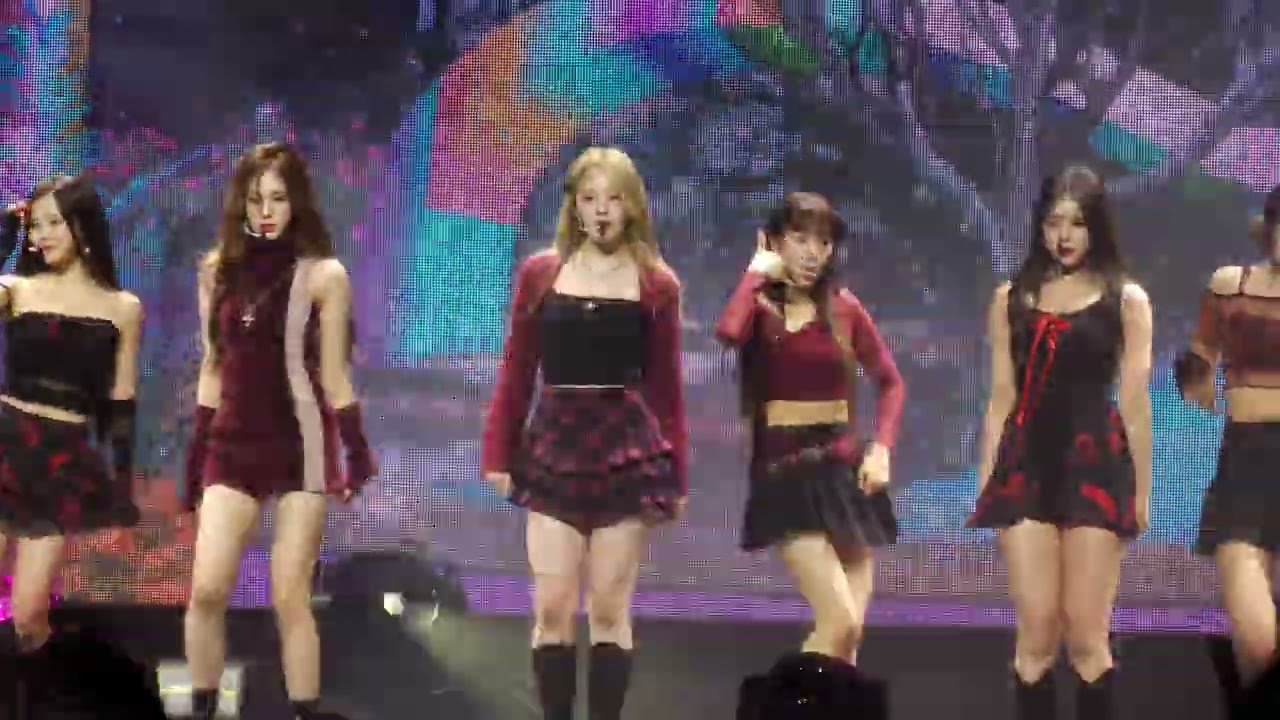 스테이씨 런던 콘서트 'FANCY' 커버 (STAYC London concert TWICE cover fancam)
