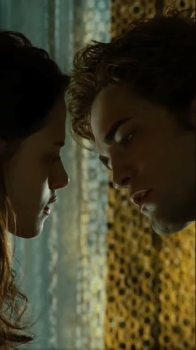Edward and Bella first kiss (full vid on this channel 💋)