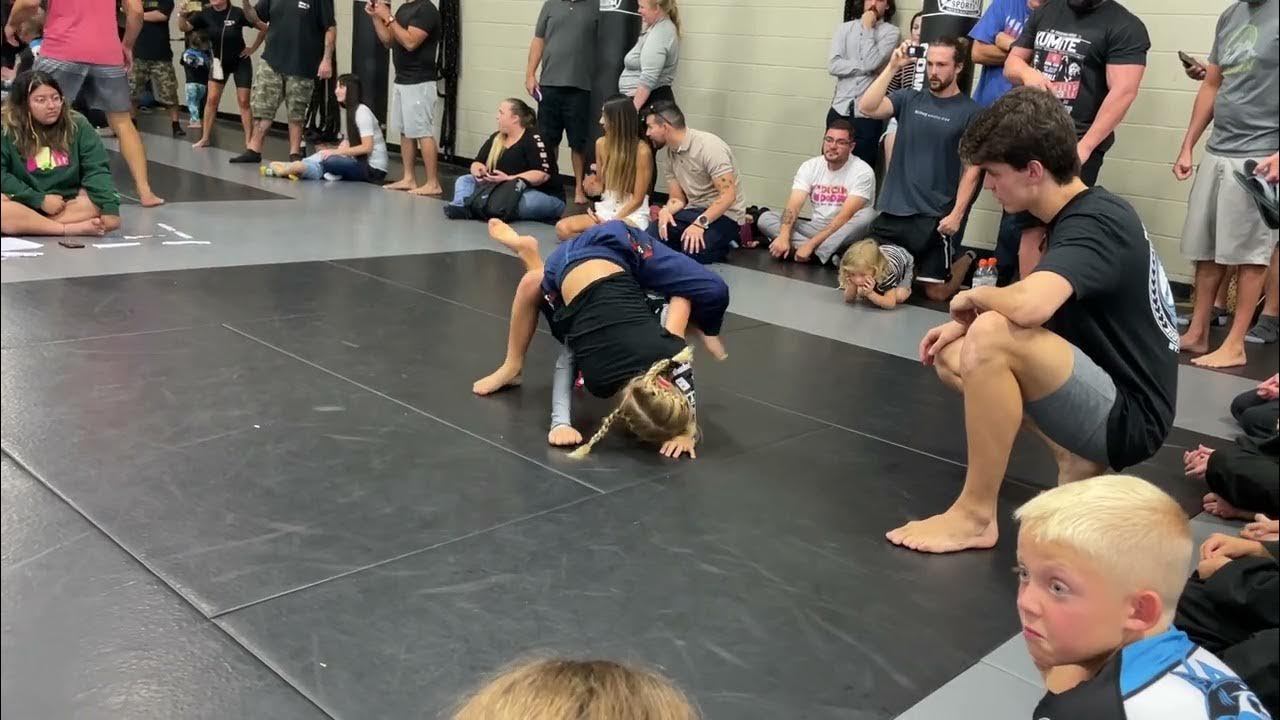 Girl Chokes Out Boy In Jujitsu Match YouTube