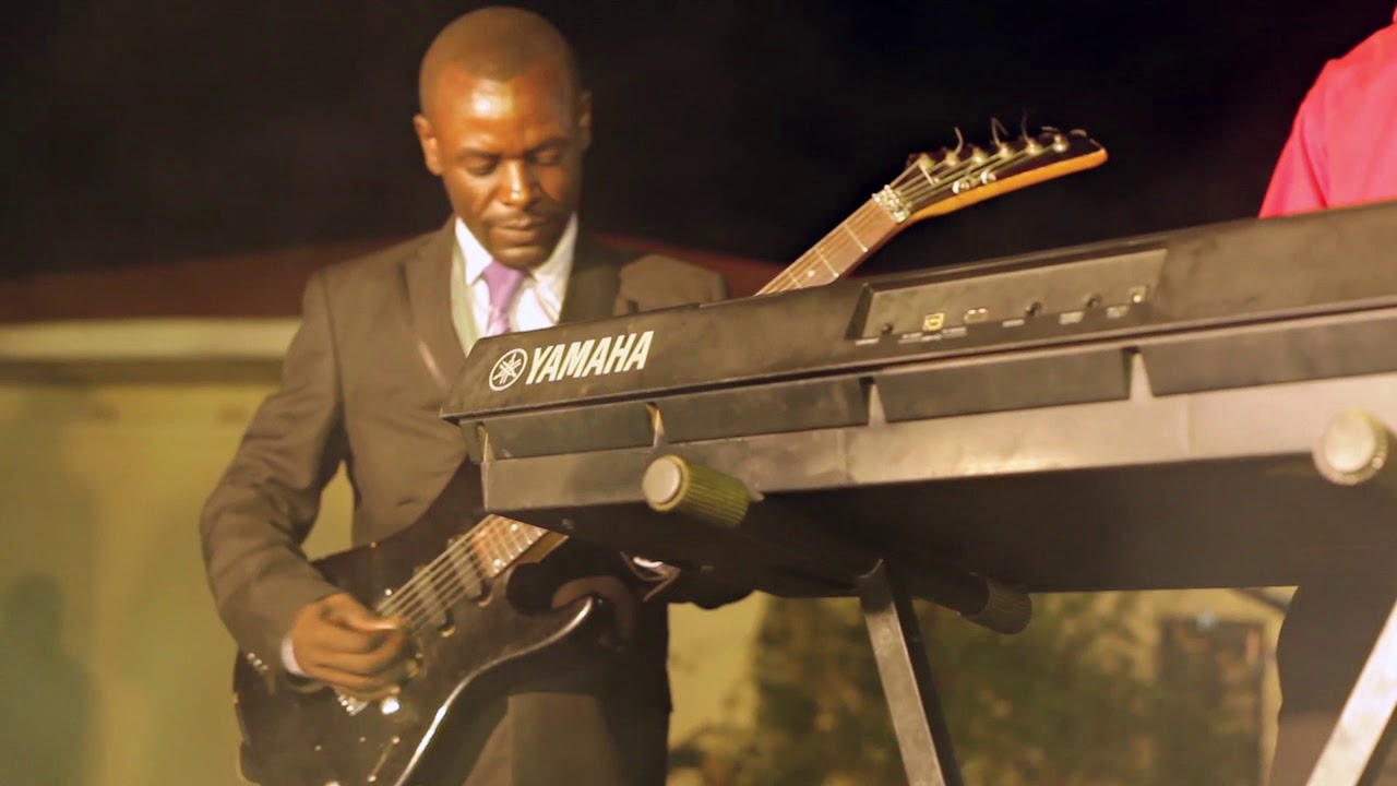 TUNA KUSIFU EH JEHOVAH