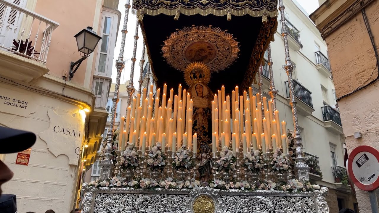 Virgen de las Lágrimas (Columna) en la Calle Beato Diego de Cádiz | Martes Santo 2023 | Semana Santa