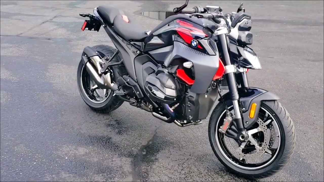 NEW 2026 BMW R 1300 R.. German muscle in a naked package.