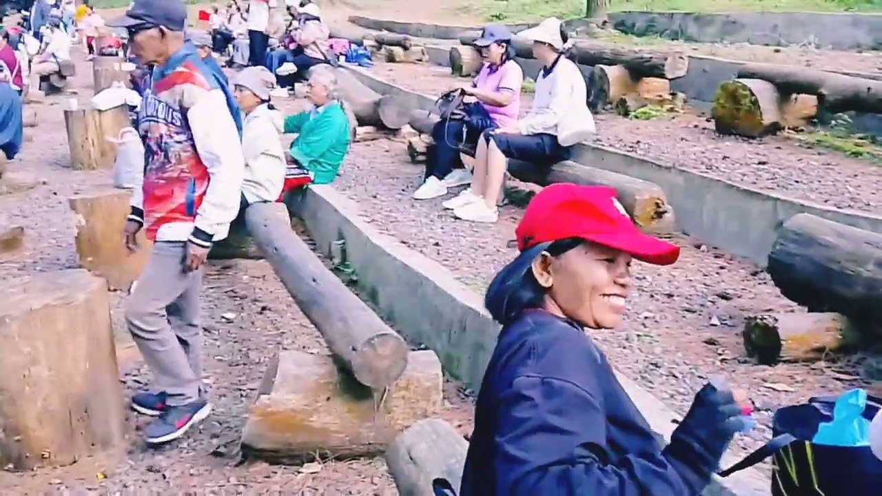 Lansia desa Baktiseraga-Refresing di Glaga lingah kintamani.tgl 23-08-2028