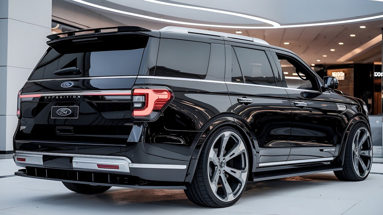 Ford's 2025 Expedition: The Future of Full-Size SUVs Unveiled.