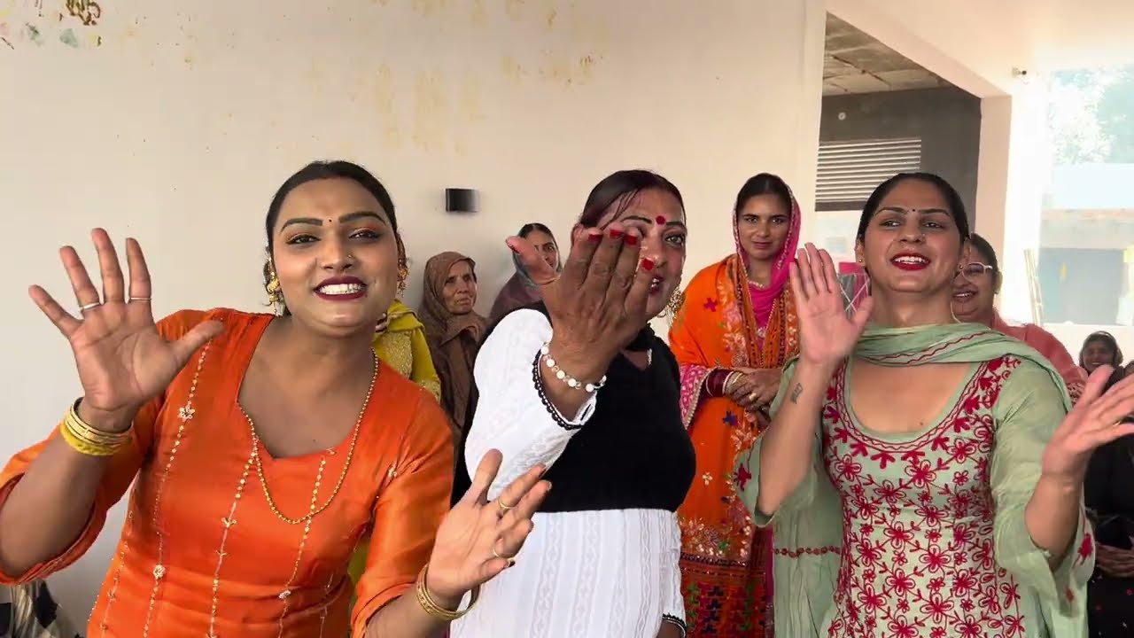 ਮਹੰਤਾਂ ਦੀਆਂ ਬੋਲੀਆਂ ਸੁਣੋ ਪੂਰੀ ਰੌਣਕ ਲਾਉਂਦੇ ਨੇ 🥳 ! Punjabi Boliyan | Gidha | Bhangra | Punjabi Culture 