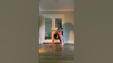 Follow these progressions to learn the handstand pushup #calisthenics #hspu #gym #homeworkout