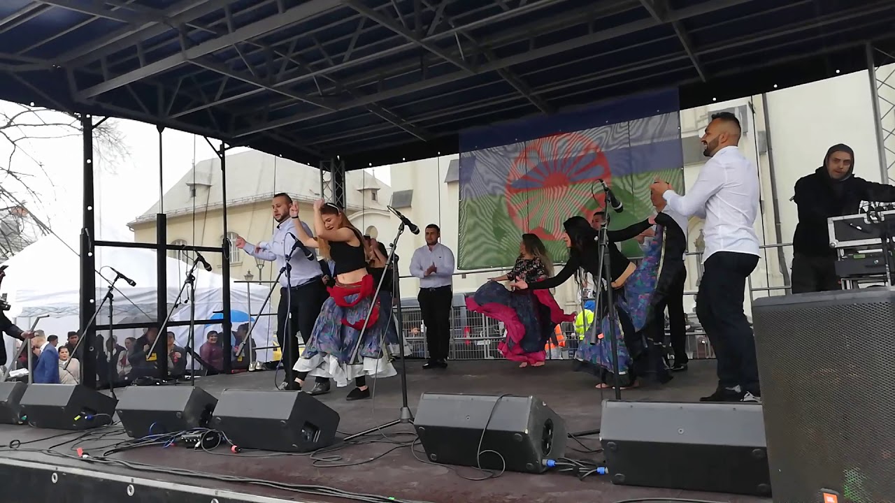 Mezinárodní den Romů v Ostravě 2019 - Gypsy dance from Salut Roma