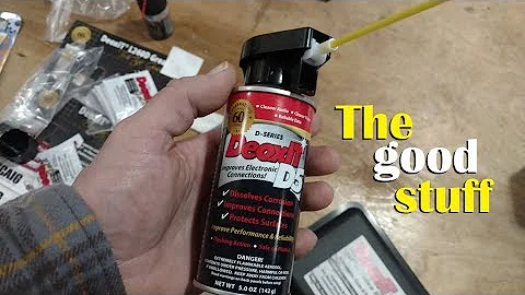 DeoxIT D5 on an old stereo graphic equalizer - demo / review