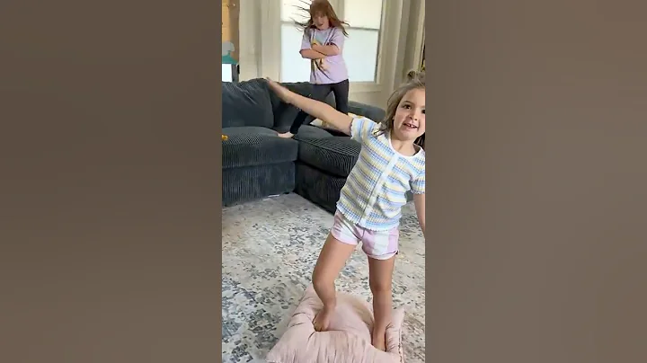 GOLDEN - Adley and Navey do a KPOP DEMON HUNTERS dance at our house