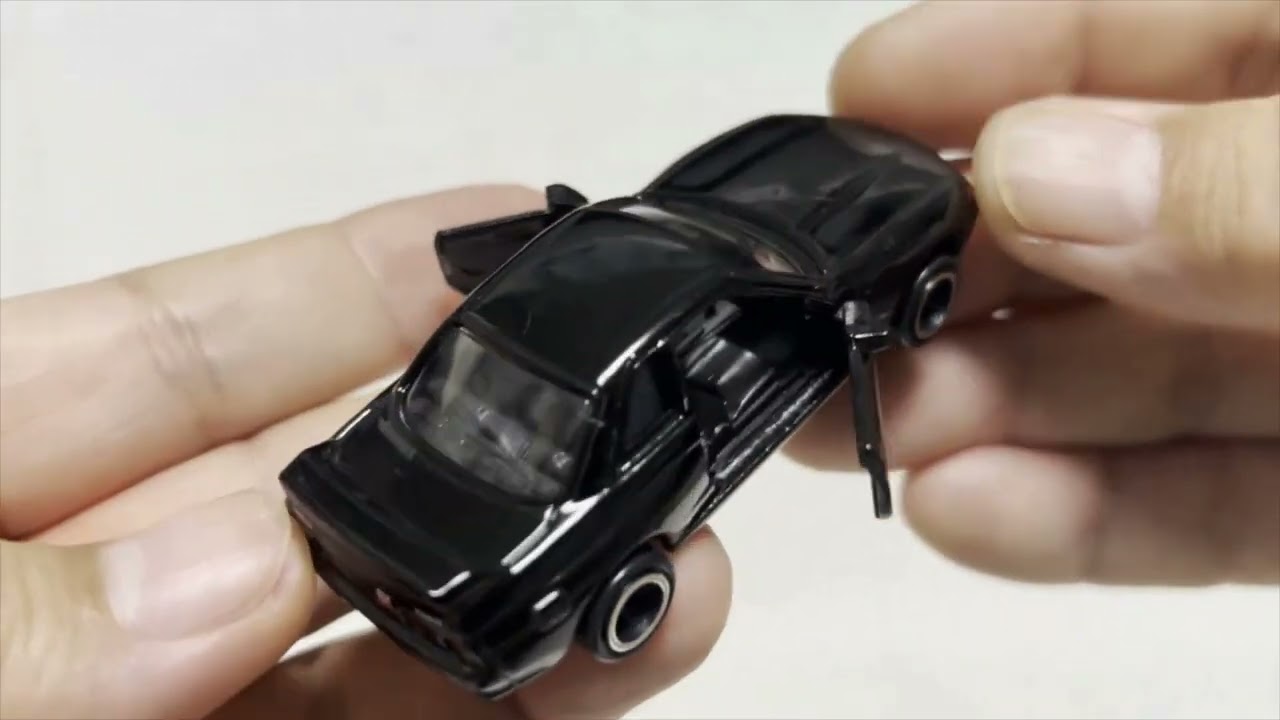 【新品未開封】トミカ　32台　まとめ売り 新品未開封 トミカ 48 日産 スカイライン GT-R R32 匿名配送
