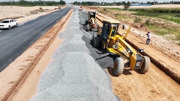 Full Processing Perfect Skills Road Paving By Motor Grader Pre-Spread all Gravel and Leveling