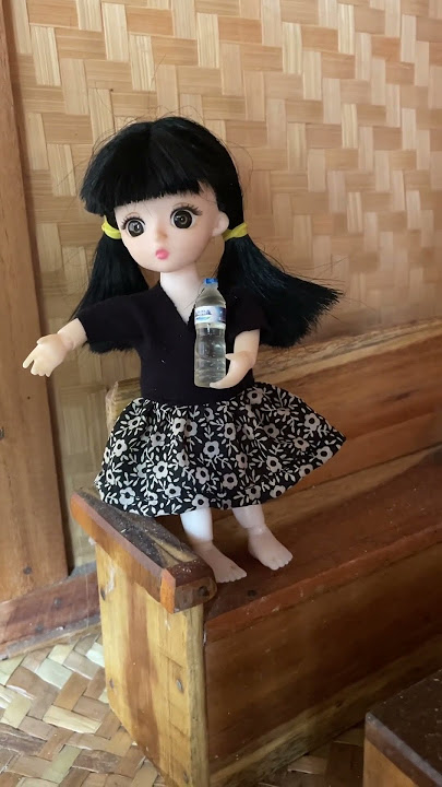 markonah suruh bantuin emak eeeh malah nyanyi terus nih #markonah #lucu #dapurmini #doll #masakmini