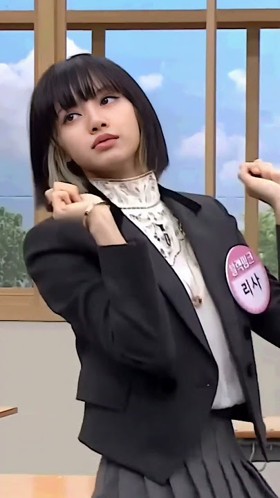 Lisa crab dance 😂(HD)