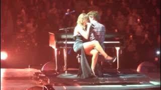 Download lagu Selena Gomez & Charlie Puth Revival Tour Anaheim 'We Don't Talk Anymore' ***ORIGINAL***