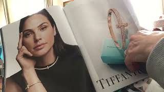 ASMR: Flipping through glossy magazines - soft spoken/whispered screenshot 2