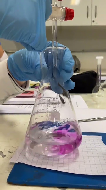 chemistry lab reaction with ( NaOH ) Oxalic acid chemical reaction  🔬#education