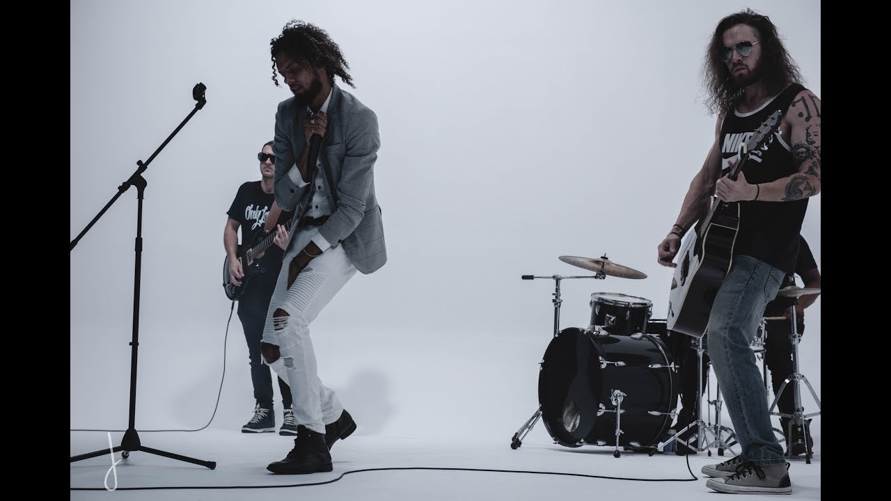 Travis Starr - Clouds (Official Video)